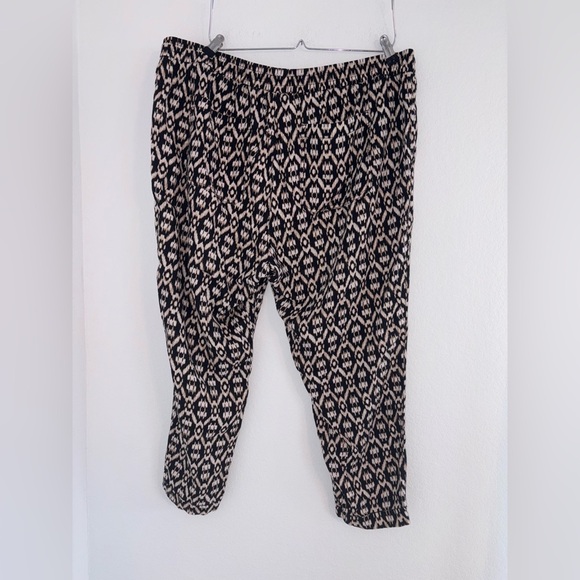 Mid-Rise Cropped Linen-Blend Pants Neutral Ikat - Picture 9 of 12
